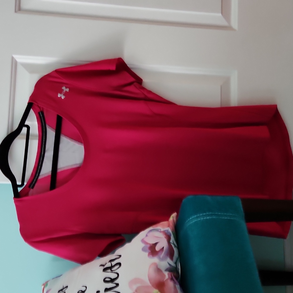 Hot pink medium under armor shirt